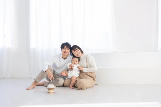 .

📸 photo atelier anone.

　栃木県足利市／ママ2人で運営する
　　　　やさしいフォトスタジオ

⋱ ⋰ ⋱ ⋰ ⋱ ⋱ ⋰ ⋱ ⋰ ⋱ ⋱ ⋰ ⋱ ⋰ ⋱

　　　  栃木県足利市にある
　　  photo atelier anone. は、
　  子育て奮闘中のママ2人が
　　　  心をこめて運営する
　　あたたかい写真スタジオです。

　　　  育児の経験を活かした
　  やさしくて安心できる撮影空間。
　  赤ちゃんのぐずりも、
　  子どもの照れも、
　  全部まるごと受けとめます🌷

⋱ ⋰ ⋱ ⋰ ⋱ ⋱ ⋰ ⋱ ⋰ ⋱ ⋱ ⋰ ⋱ ⋰ ⋱