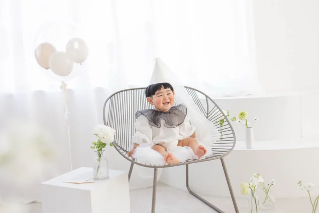 .

📸 photo atelier anone.

　栃木県足利市／ママ2人で運営する
　　　　やさしいフォトスタジオ

⋱ ⋰ ⋱ ⋰ ⋱ ⋱ ⋰ ⋱ ⋰ ⋱ ⋱ ⋰ ⋱ ⋰ ⋱

　　　  栃木県足利市にある
　　  photo atelier anone. は、
　  子育て奮闘中のママ2人が
　　　  心をこめて運営する
　　あたたかい写真スタジオです。

　　　  育児の経験を活かした
　  やさしくて安心できる撮影空間。
　  赤ちゃんのぐずりも、
　  子どもの照れも、
　  全部まるごと受けとめます🌷

⋱ ⋰ ⋱ ⋰ ⋱ ⋱ ⋰ ⋱ ⋰ ⋱ ⋱ ⋰ ⋱ ⋰ ⋱